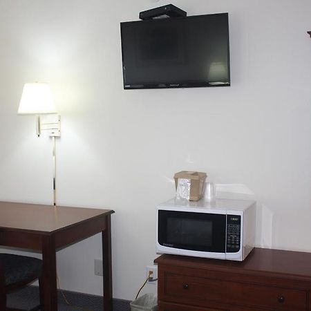 Main Street Lodge And Suites 休伦港 外观 照片
