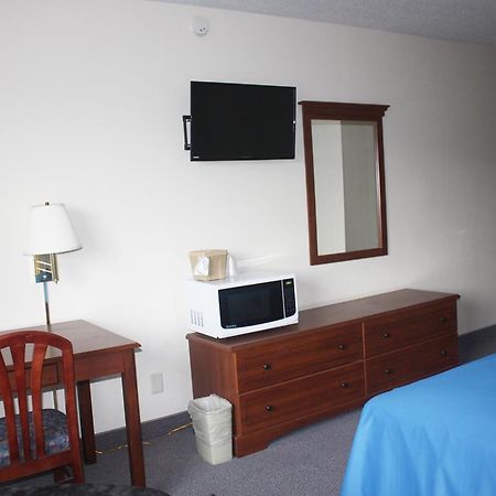 Main Street Lodge And Suites 休伦港 外观 照片