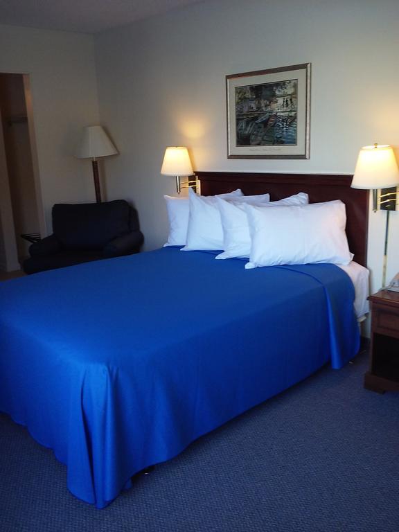 Main Street Lodge And Suites 休伦港 客房 照片