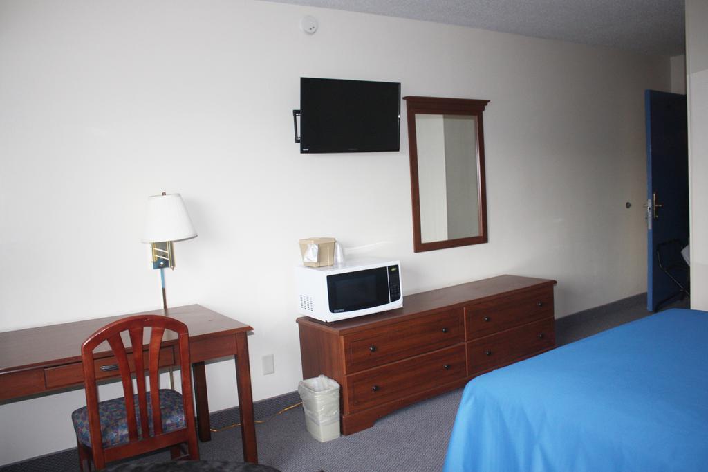 Main Street Lodge And Suites 休伦港 外观 照片