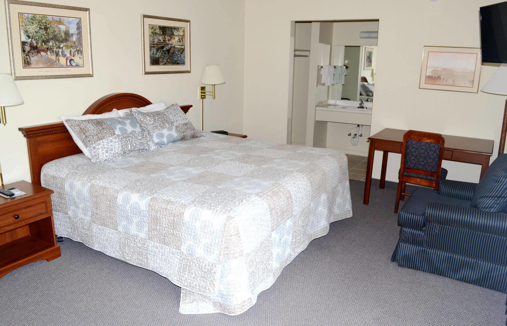 Main Street Lodge And Suites 休伦港 外观 照片